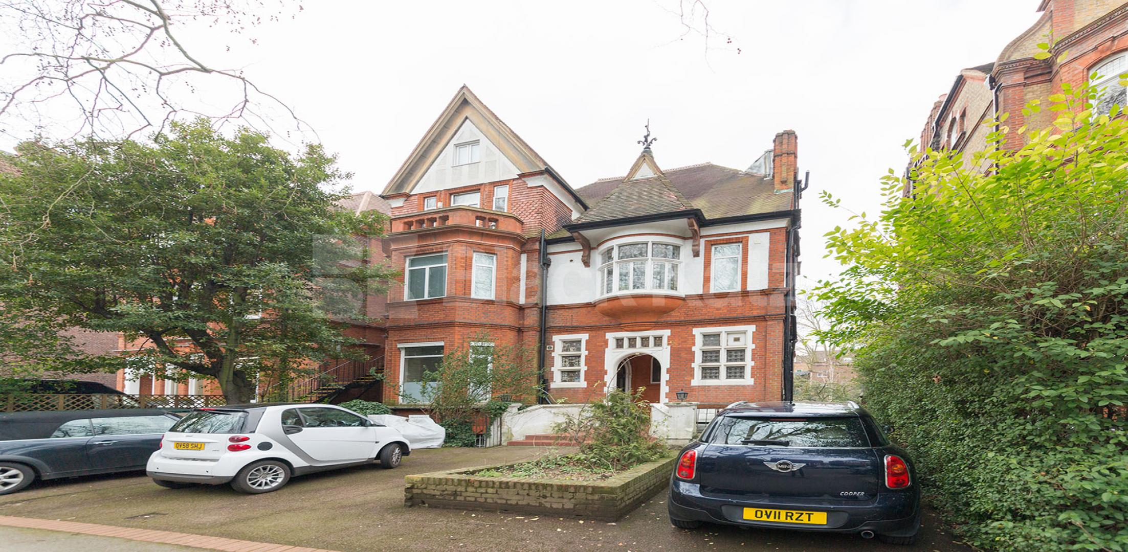 			NEW INSTRUCTION! AVAIL 6/4/19, 2 Bedroom, 1 bath, 1 reception Flat			 Strathray Gardens, SWISS COTTAGE